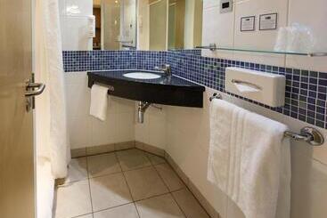 هتل Holiday Inn Express Antrim, An Ihg