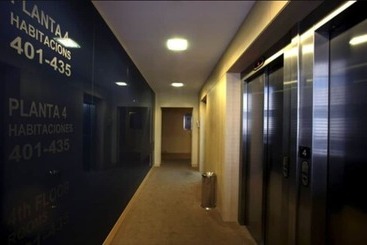 هتل Holiday Inn Express Barcelona City 22@, An Ihg