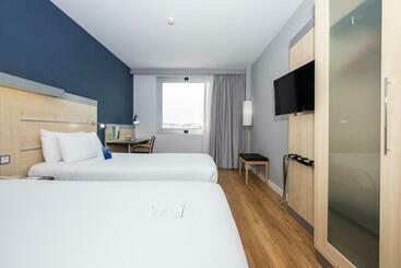 هتل Holiday Inn Express Barcelona City 22@, An Ihg
