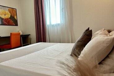 Отель Hôtel Jasses De Camargue