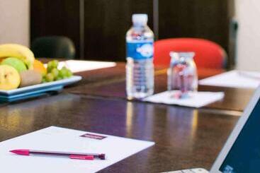 هتل Hôtel Mercure Rennes Cesson