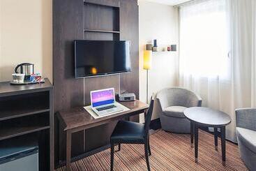 هتل Hôtel Mercure Rennes Cesson