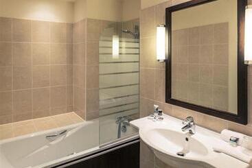 هتل Hôtel Mercure Rennes Cesson