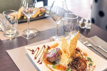 هتل Hôtel Mercure Rennes Cesson