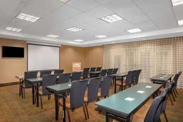 هتل La Quinta By Wyndham Charlotte Airport South