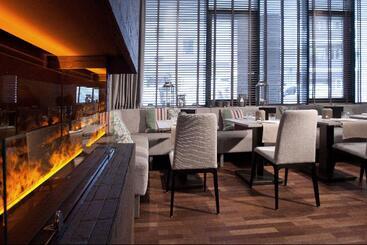 Lindner Hotel Hamburg Am Michel, Part Of Jdv By Hyatt