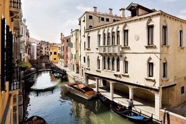 هتل Maison Venezia | Una Esperienze
