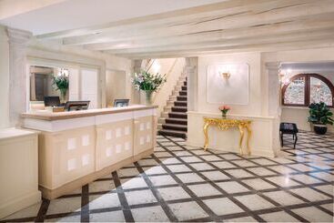هتل Maison Venezia | Una Esperienze