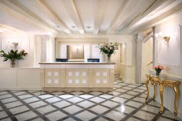 هتل Maison Venezia | Una Esperienze