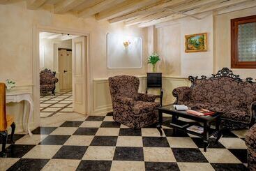 هتل Maison Venezia | Una Esperienze