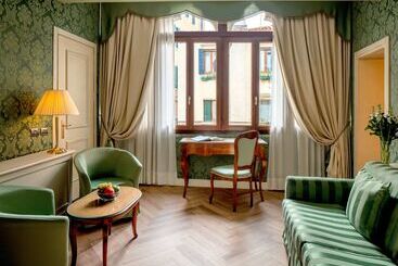 هتل Maison Venezia | Una Esperienze