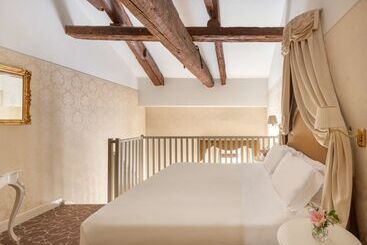 هتل Maison Venezia | Una Esperienze