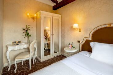 هتل Maison Venezia | Una Esperienze