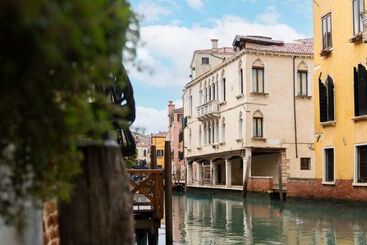 هتل Maison Venezia | Una Esperienze
