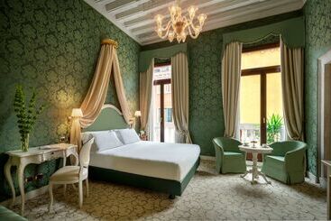 هتل Maison Venezia | Una Esperienze