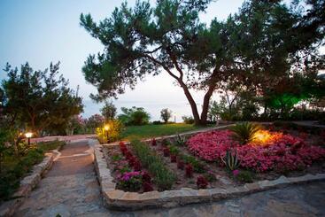 هتل Miarosa Incekum West Resort