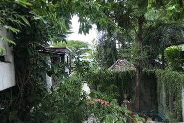 هتل Punnpreeda Beach Resort   Sha Plus Certified