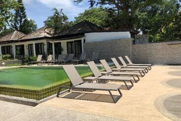 هتل Punnpreeda Beach Resort   Sha Plus Certified