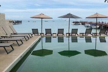 هتل Punnpreeda Beach Resort   Sha Plus Certified