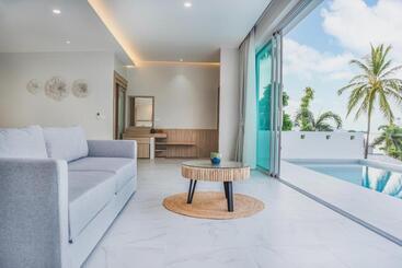 هتل Replay Pool Villa