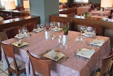 هتل Restaurante El Tollo