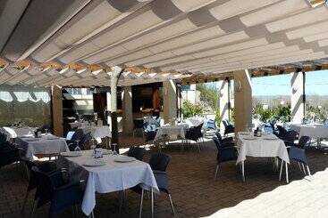 هتل Restaurante El Tollo