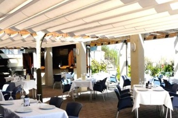 هتل Restaurante El Tollo