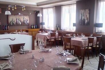 هتل Restaurante El Tollo