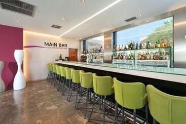 호텔 Semiramis City