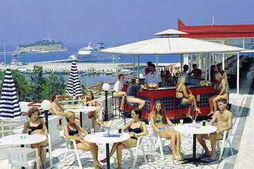 酒店 Surtel
