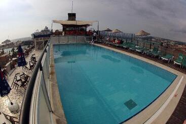 酒店 Surtel