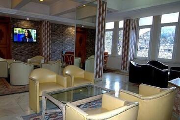 酒店 Surtel