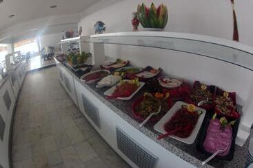 酒店 Surtel