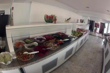 酒店 Surtel