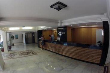酒店 Surtel
