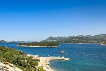 هتل Valamar Lacroma
