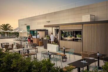 هتل Valamar Lacroma