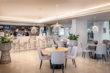 هتل Valamar Lacroma