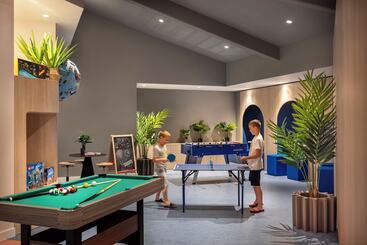 هتل Valamar Lacroma
