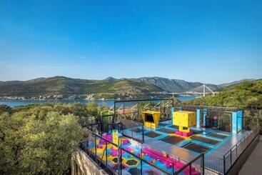 هتل Valamar Lacroma