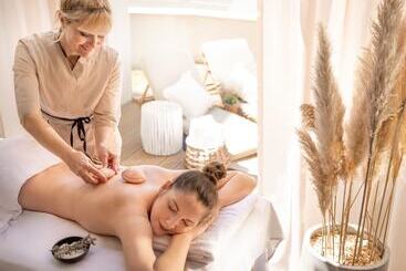 هتل Valamar Lacroma