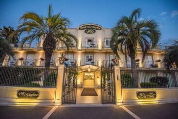 هتل Villa Daphne