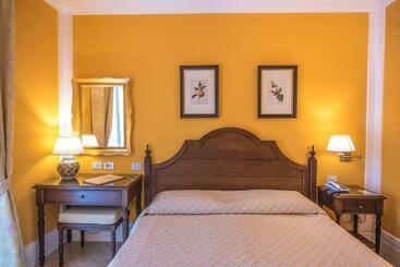 هتل Villa Daphne