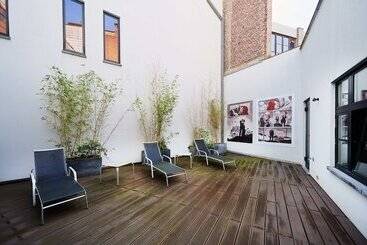 هتل Yooma Urban Lodge
