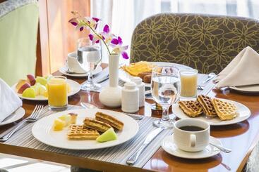 Savoy Suites Hotel Apartment   Newly Renovated