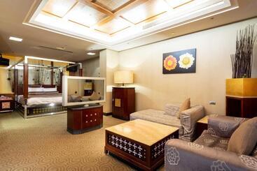 Instone Motel