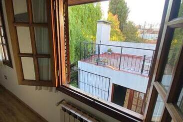 Hostel Sauce