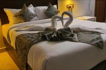 هتل Le Supreme Inn