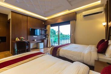هتل Lumbini Palace Resort