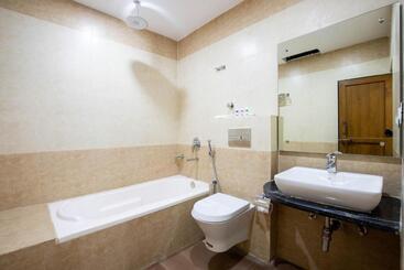 هتل Lumbini Palace Resort
